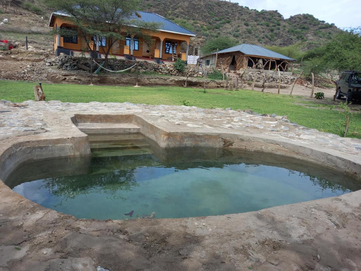 Lake Natron Maasai Guesthouse Mtowabaga Eksteriør billede