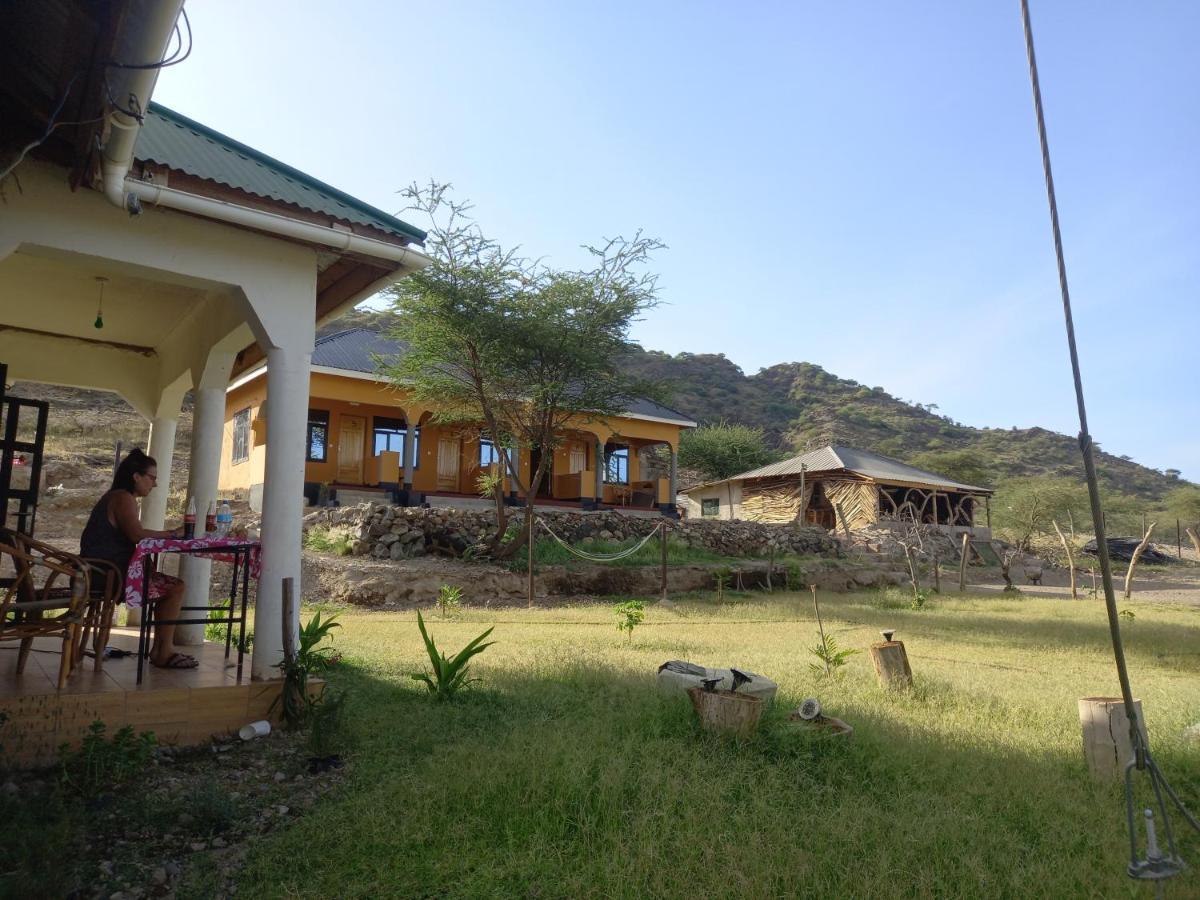 Lake Natron Maasai Guesthouse Mtowabaga Eksteriør billede